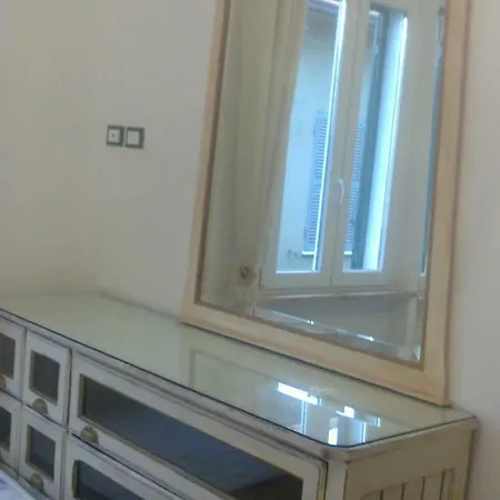 A Cento Metri Dal Mare *